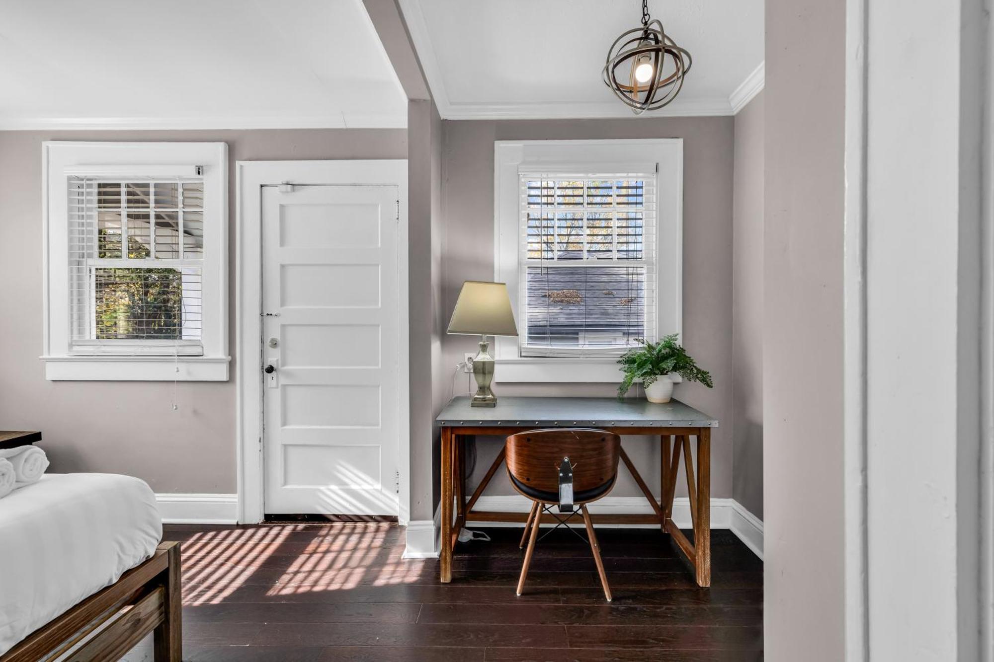Bright And Modern Close To Everything 샬럿 외부 사진